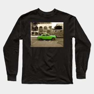 Uruguayan old green car Long Sleeve T-Shirt